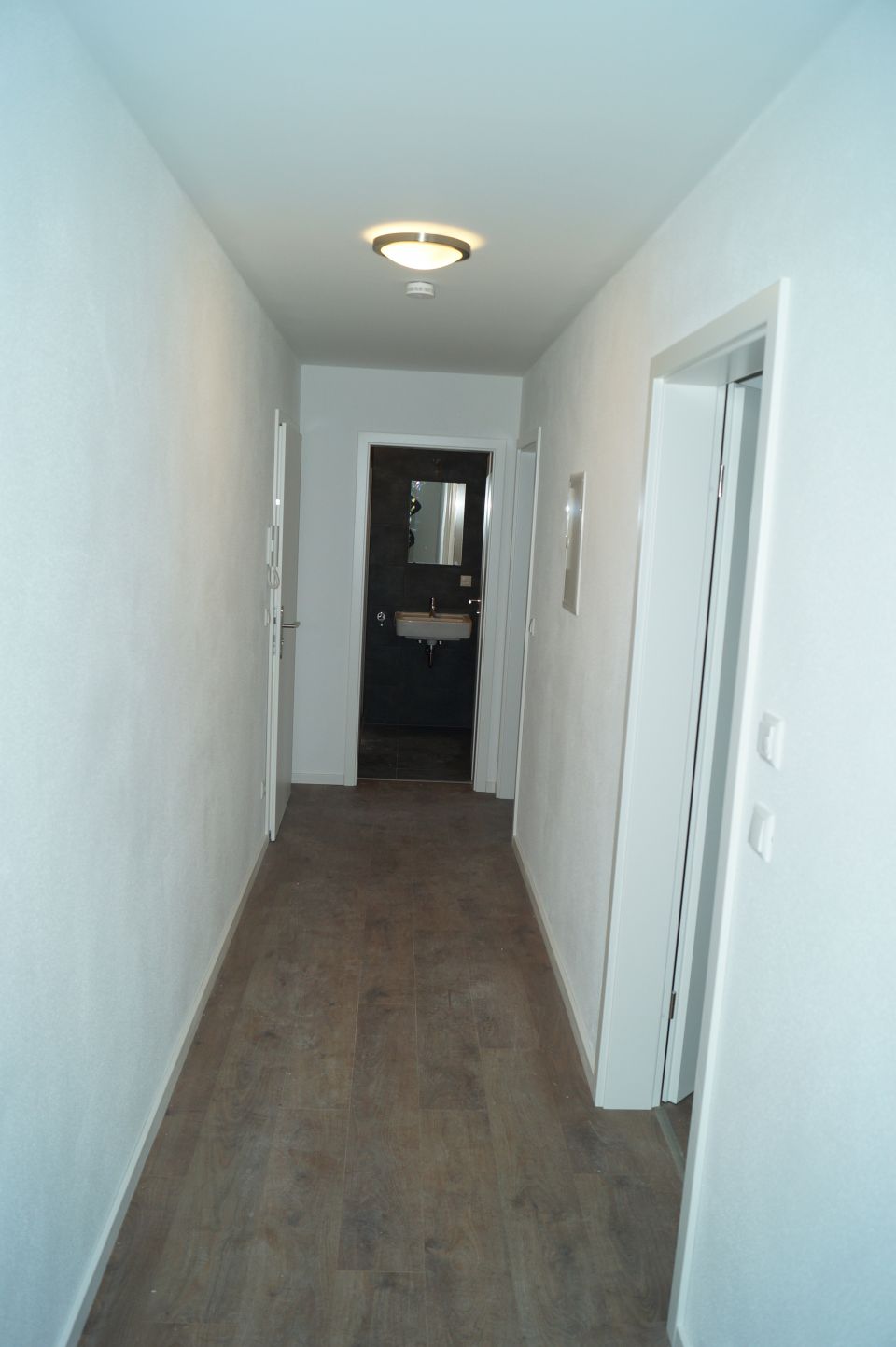 Neuwertige 2-Zimmer Wohnung mit Küche (auch für Studenten) 