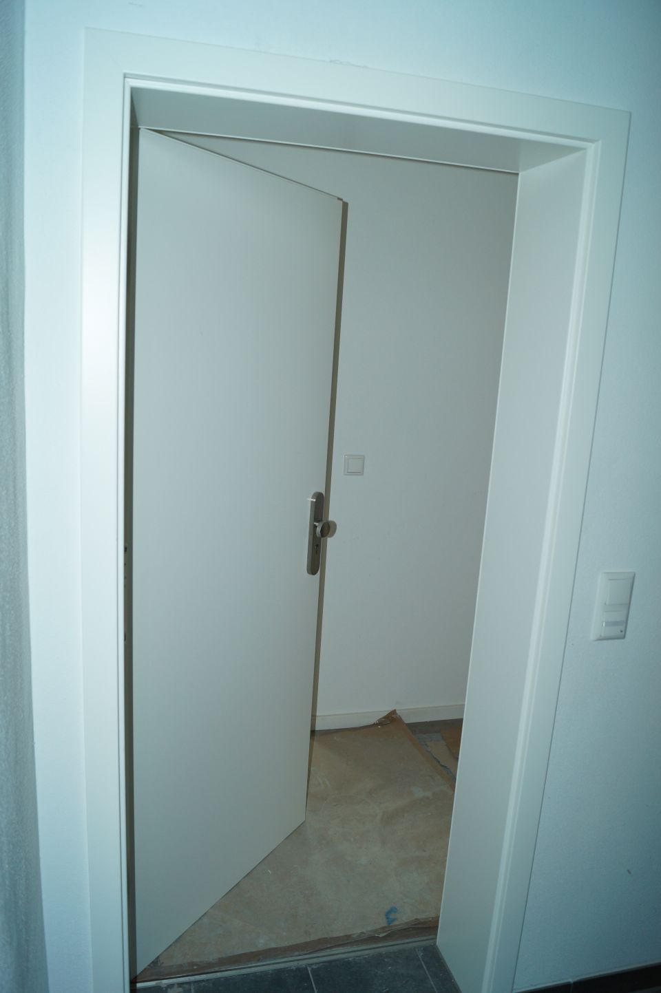 Neuwertige 2-Zimmer Wohnung mit Küche (auch für Studenten) 