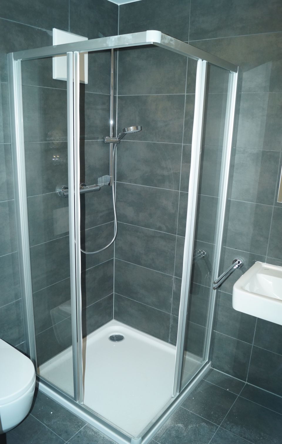 Neuwertige 2-Zimmer Wohnung mit Küche (auch für Studenten) 