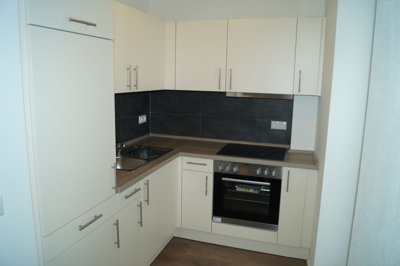 Tolle 2 Zimmer Stadt - Wohnung ( mit kleiner Hinterhofterrasse )