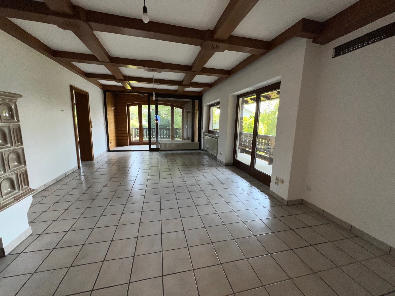 Gemütliche Dachgeschoss-Wohnung mit Stellplatz 