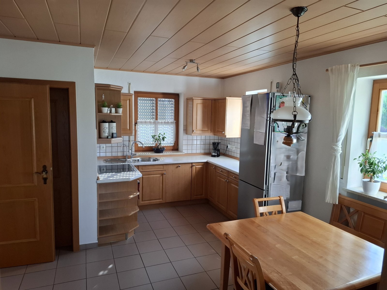 Schöne Doppelhaushälfte (mit Wintergarten) in ruhiger Wohnsiedlungslage