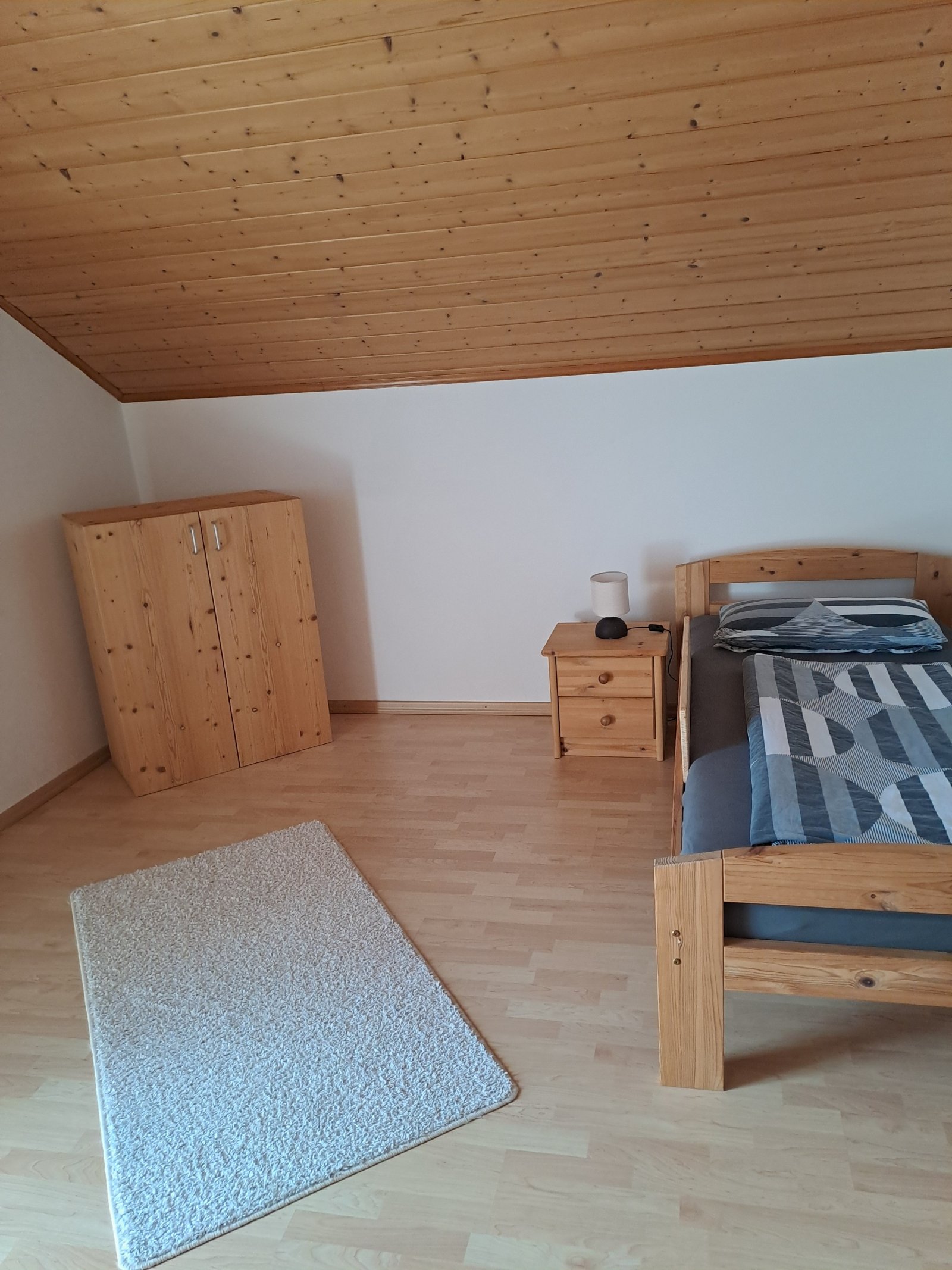 Schöne Doppelhaushälfte (mit Wintergarten) in ruhiger Wohnsiedlungslage