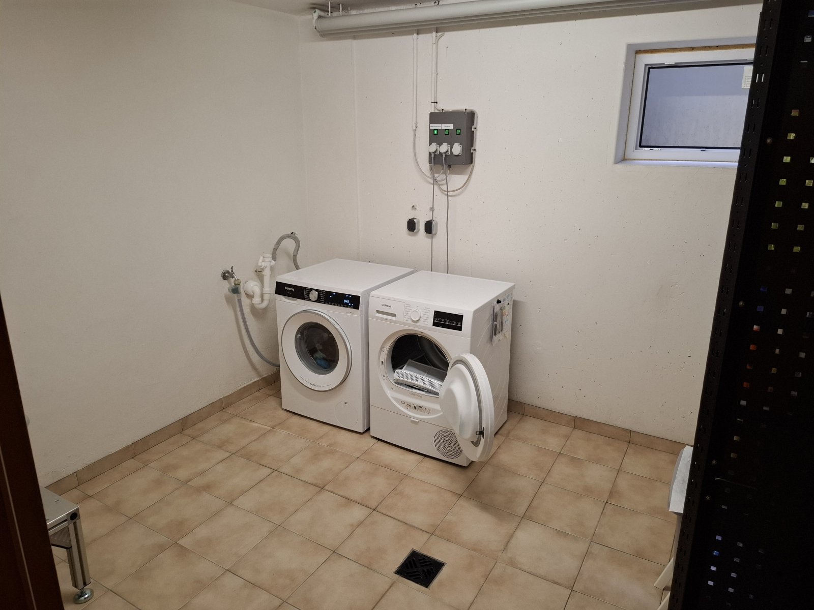 Schöne Doppelhaushälfte (mit Wintergarten) in ruhiger Wohnsiedlungslage