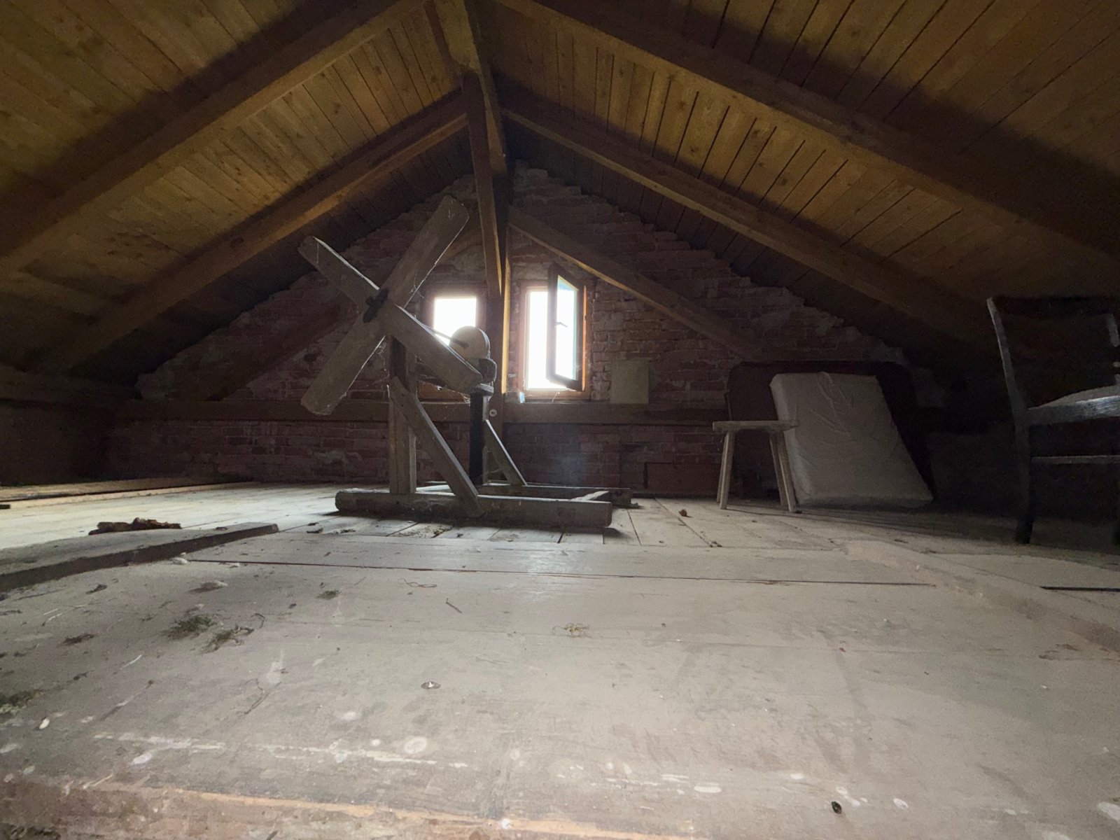 Rohbauhaus mit zusätzlichem Wiesengrundstück