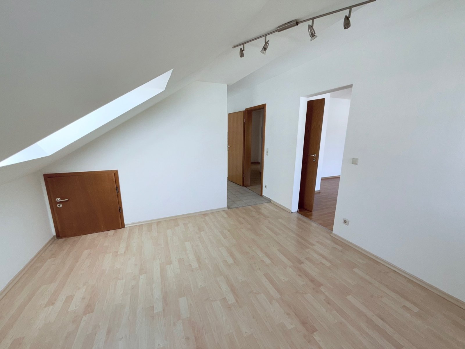 Perfekte 3,5-Zimmer Stadtwohnung mit Balkon und Stellplatz