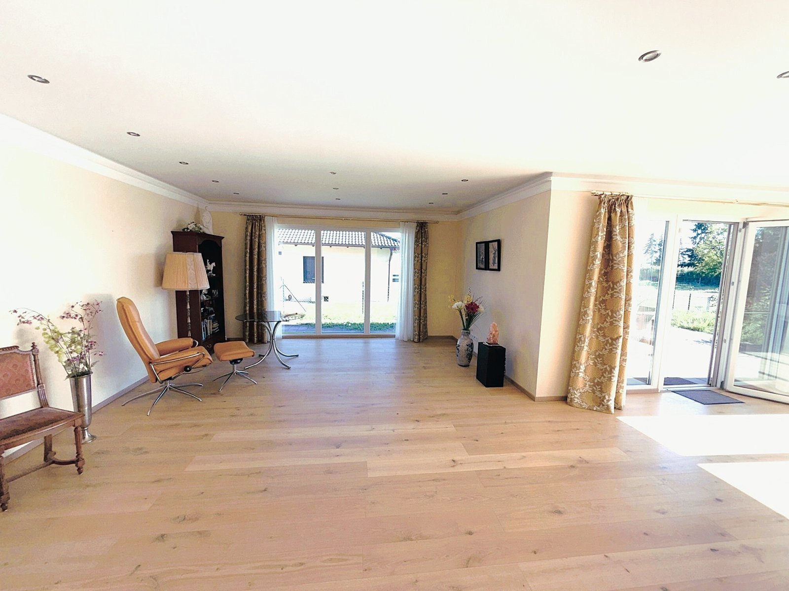 Hochwertiger Bungalow in traumhafter, grüner Wohnsiedlungslage