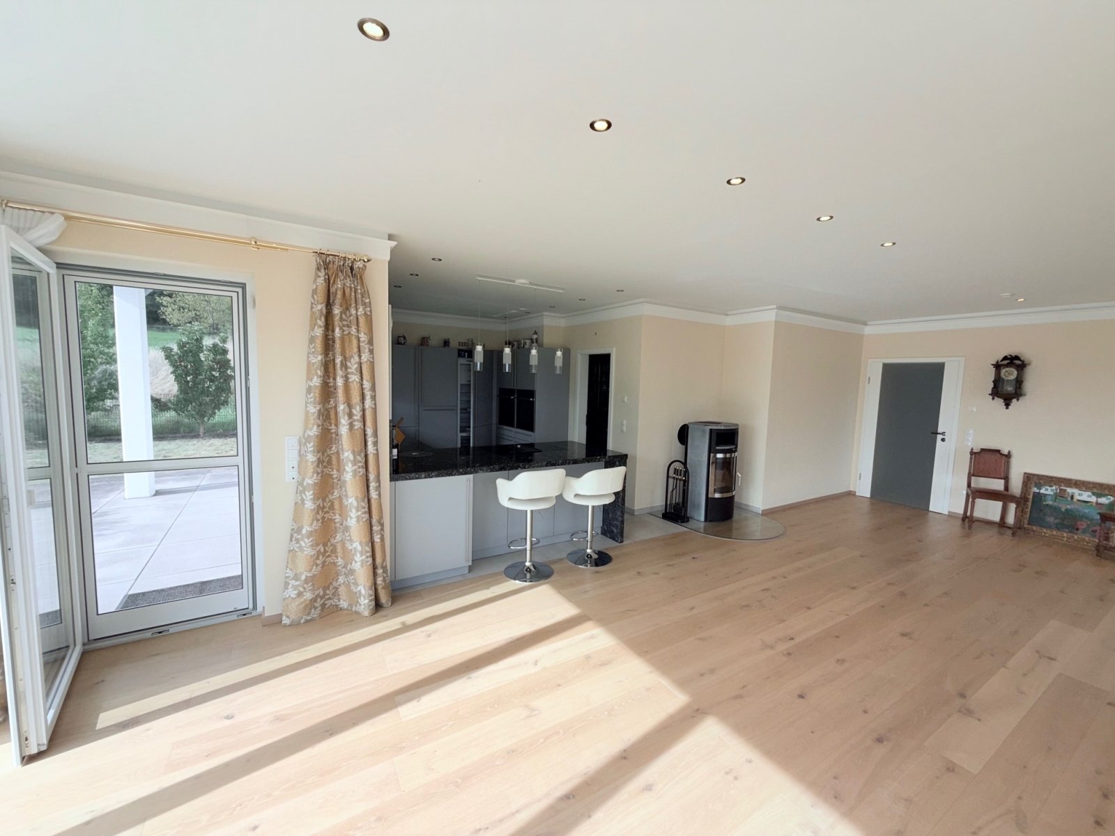 Hochwertiger Bungalow in traumhafter, grüner Wohnsiedlungslage