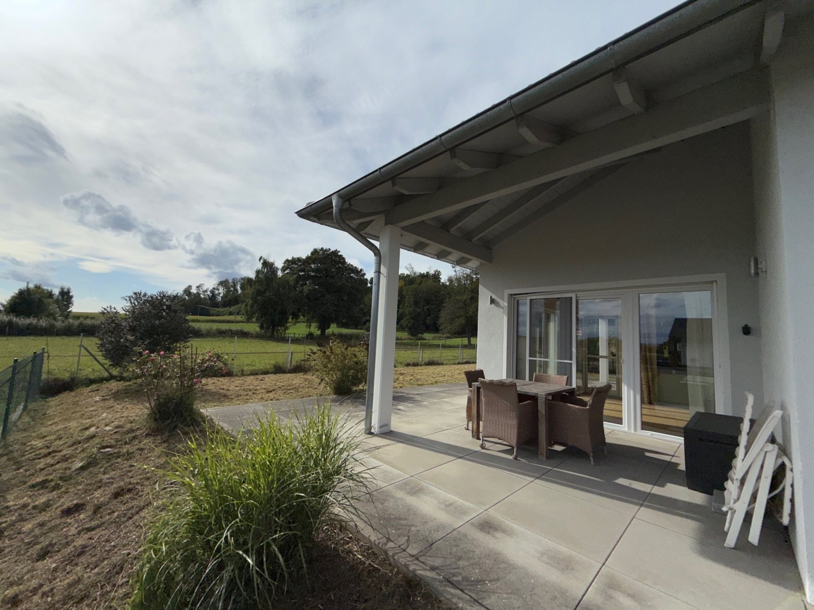Hochwertiger Bungalow in traumhafter, grüner Wohnsiedlungslage
