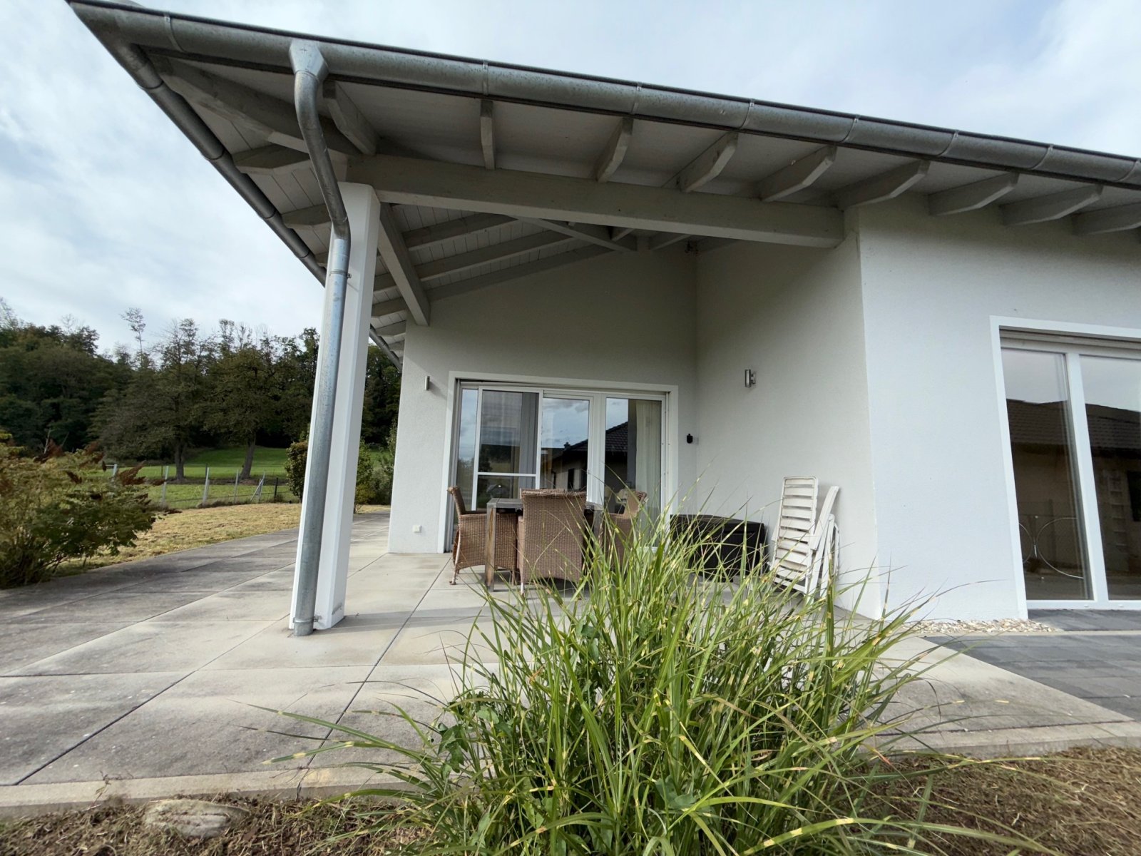 Hochwertiger Bungalow in traumhafter, grüner Wohnsiedlungslage