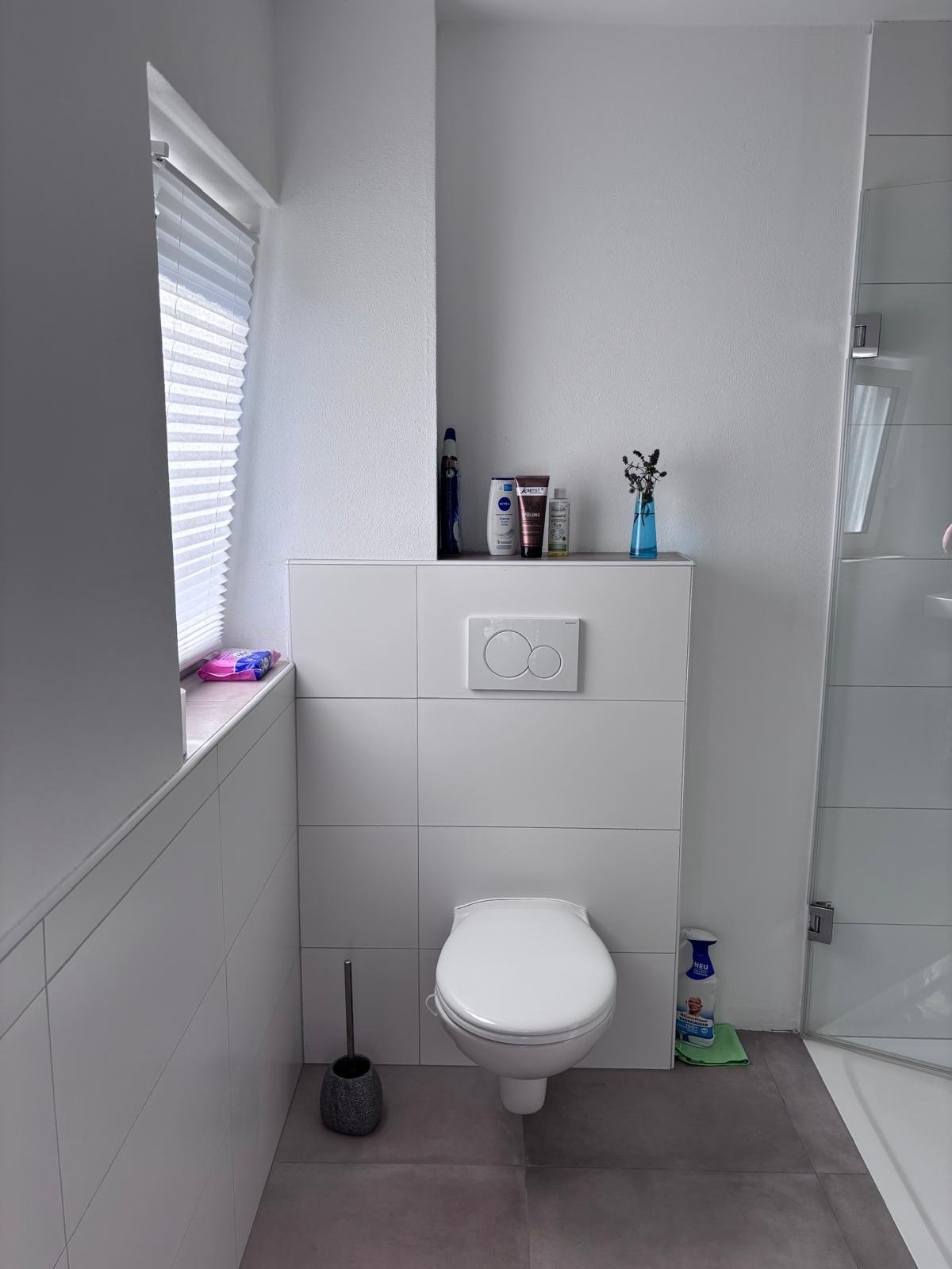 Kompl. renoviertes Wohnhaus mit Einliegerwohnung in ruhiger Wohnsiedlungslage