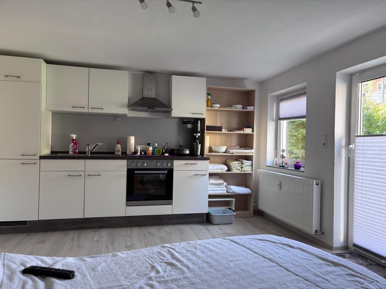 Kompl. renoviertes Wohnhaus mit Einliegerwohnung in ruhiger Wohnsiedlungslage