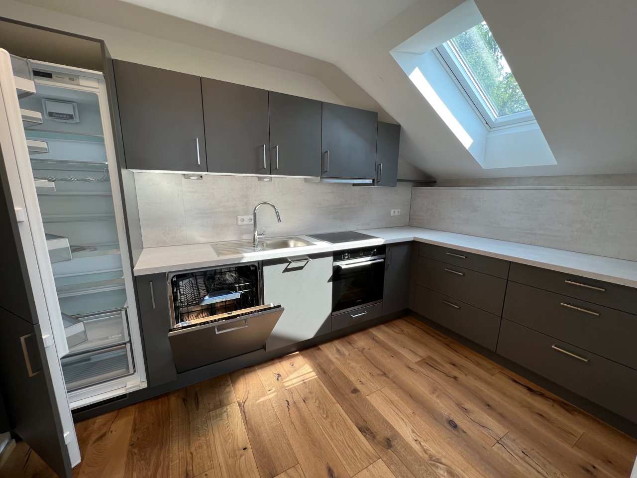 Luxus Panorama Wohnung mit Balkon / Zweitbezug