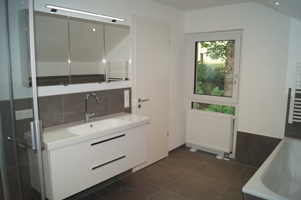 Luxus Panorama Wohnung mit Balkon / Zweitbezug