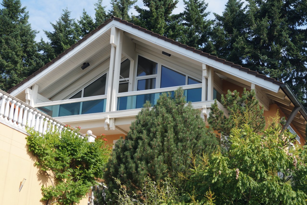 Luxus Panorama Wohnung mit Balkon / Zweitbezug