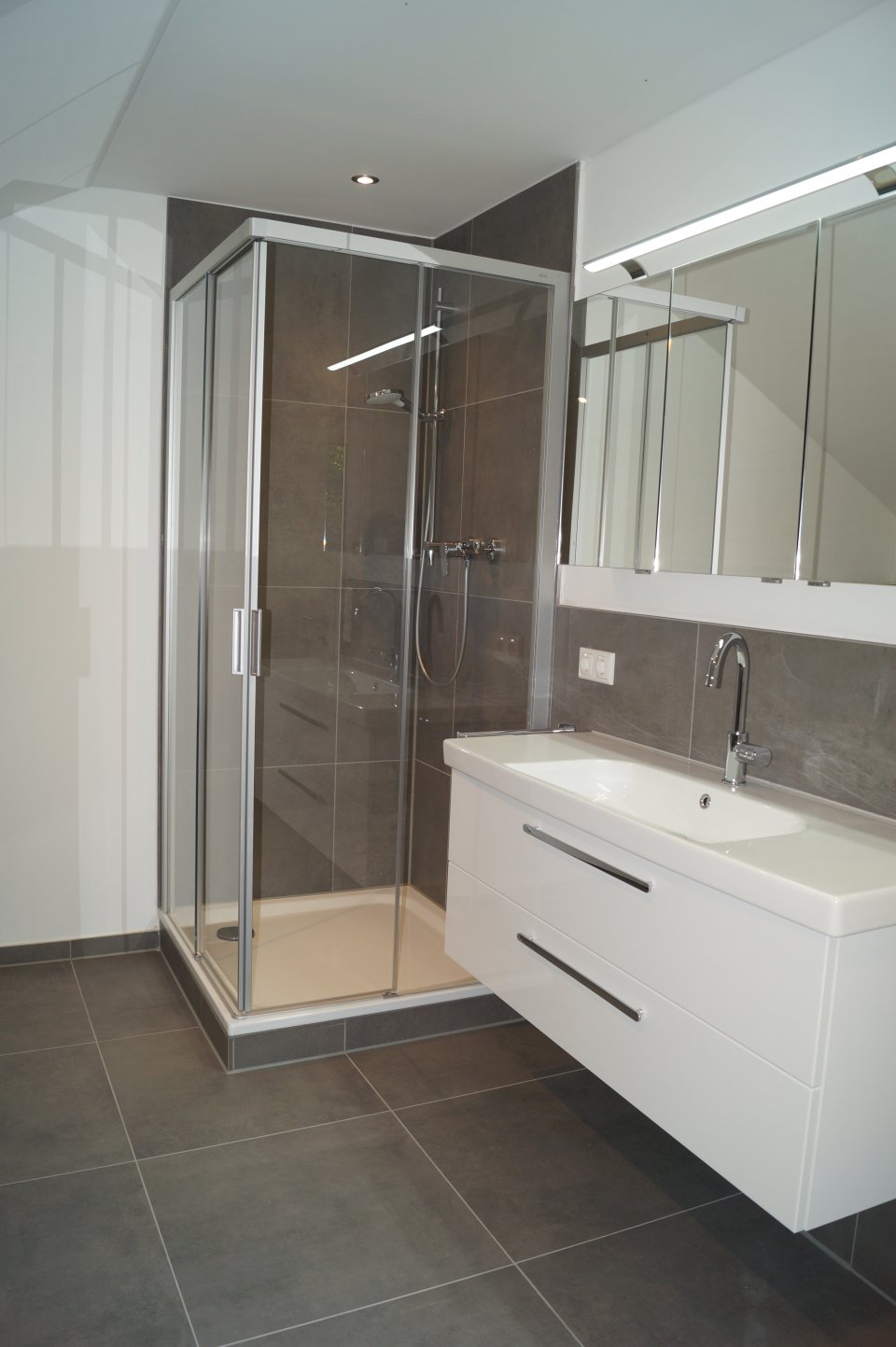 Luxus Panorama Wohnung mit Balkon / Zweitbezug