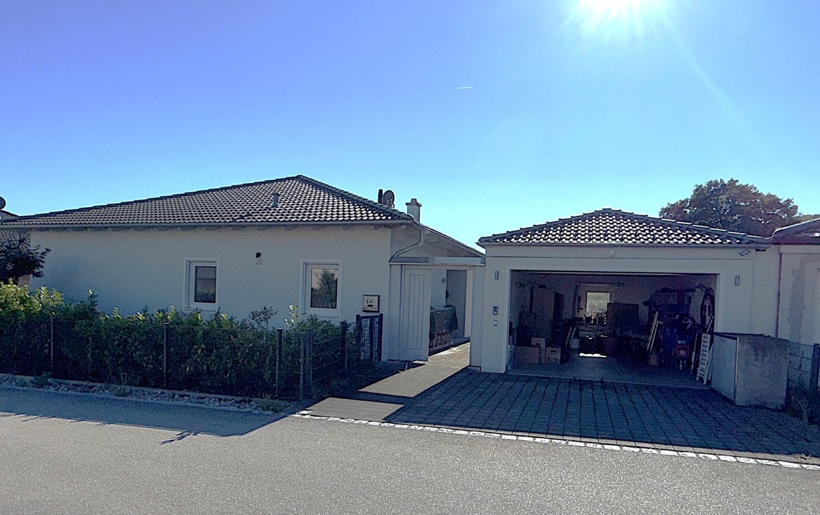 Hochwertiger Bungalow in traumhafter, grüner Wohnsiedlungslage