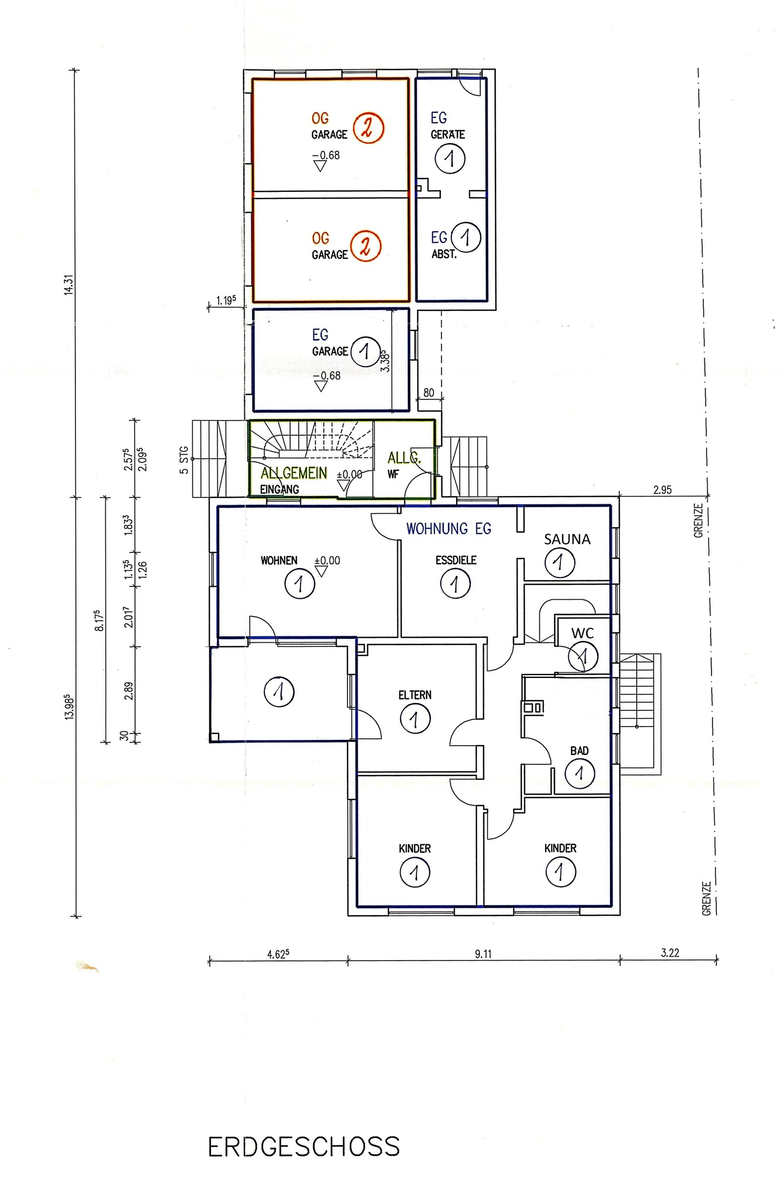 Großzügiges Zweifamilienhaus mit PV-Anlage und 3 Garagen 