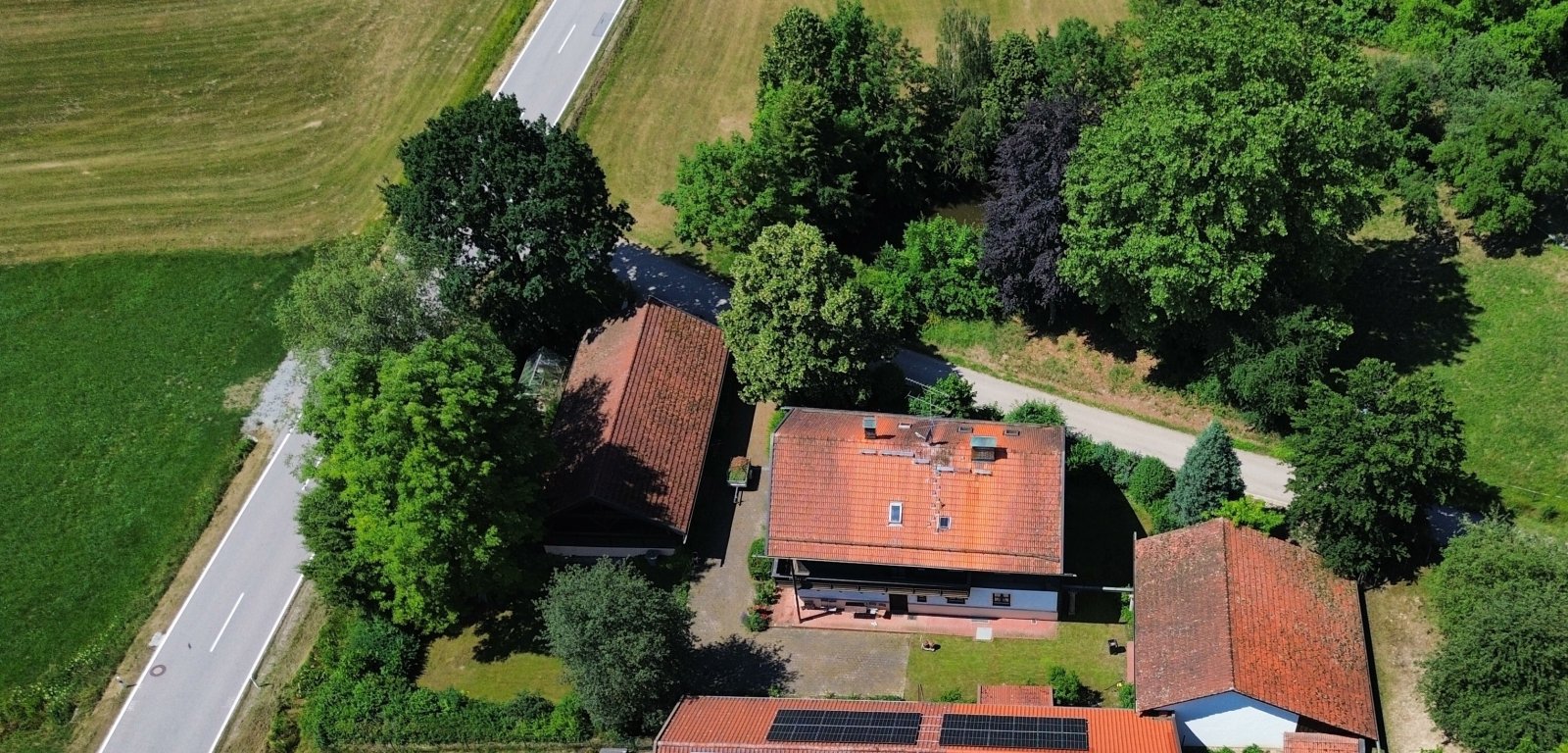 Wunderbares Anwesen mit 2 Nebengebäude / Ortsteil Baumgarten