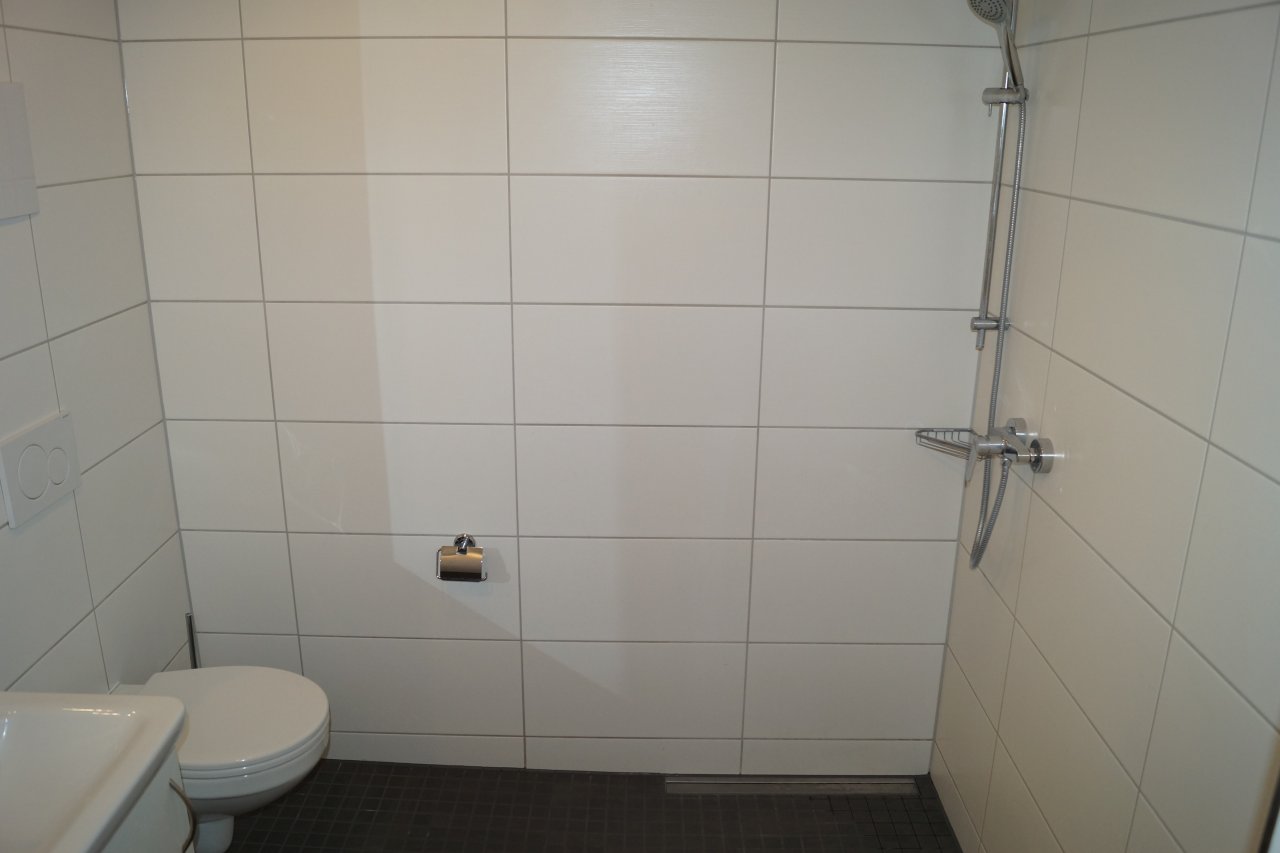 Voll möbliertes & neuwertiges 1-Zimmer Apartment mit Balkon & Stellplatz