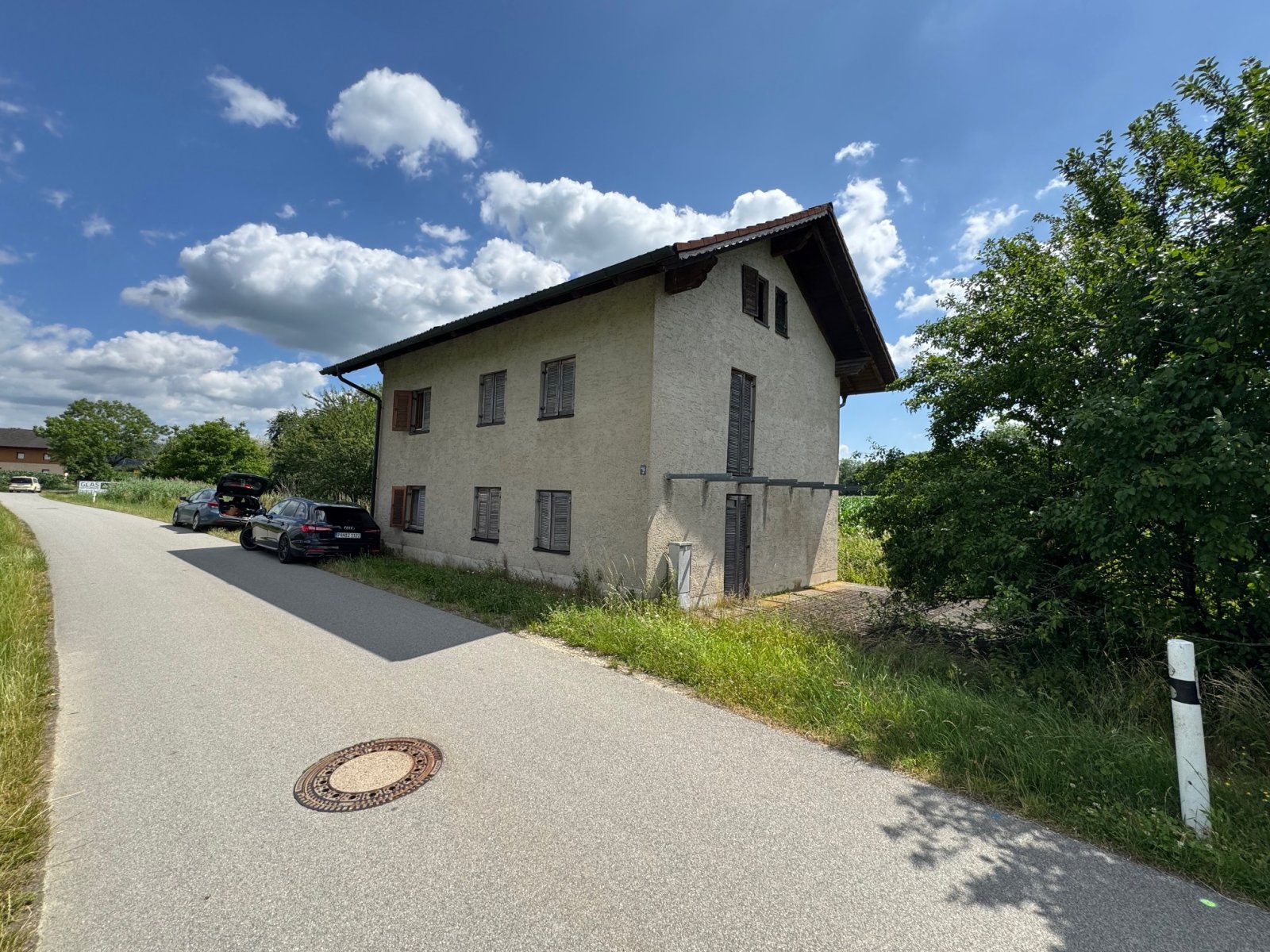 Rohbauhaus mit zusätzlichem Wiesengrundstück