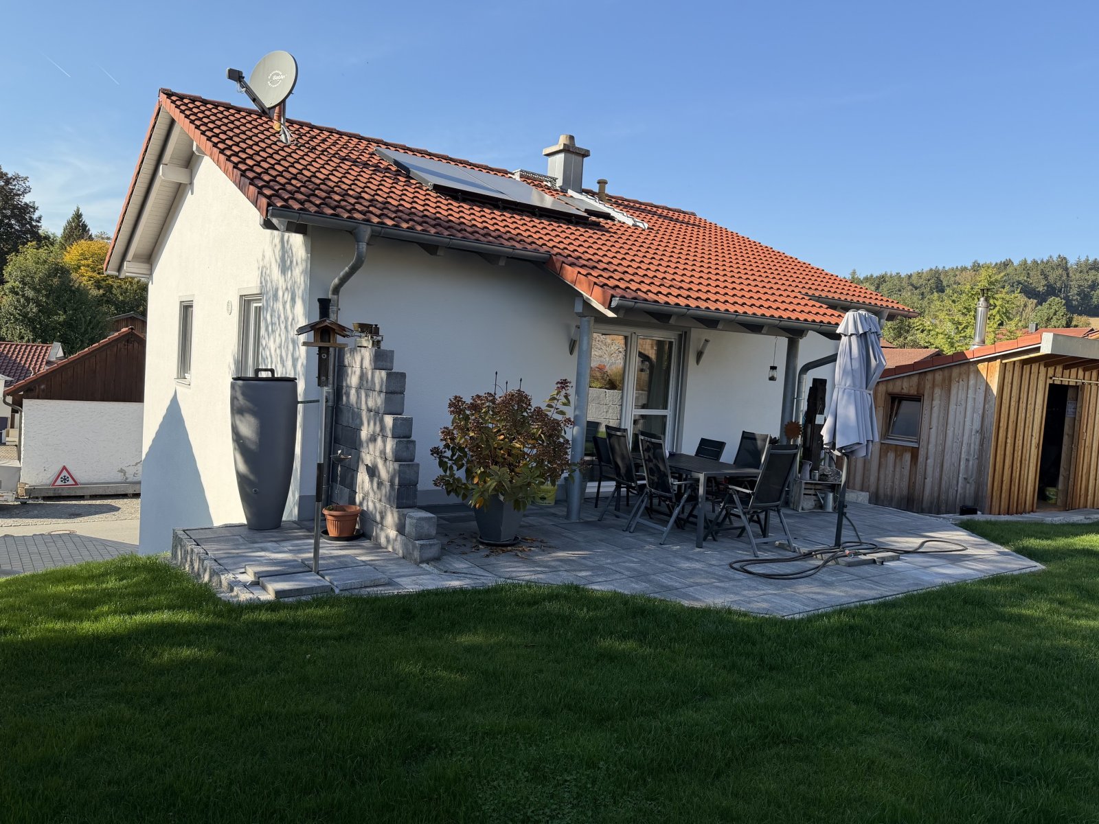 Schickes Wohnhaus in toller Seitenrandlage / Hirschbach