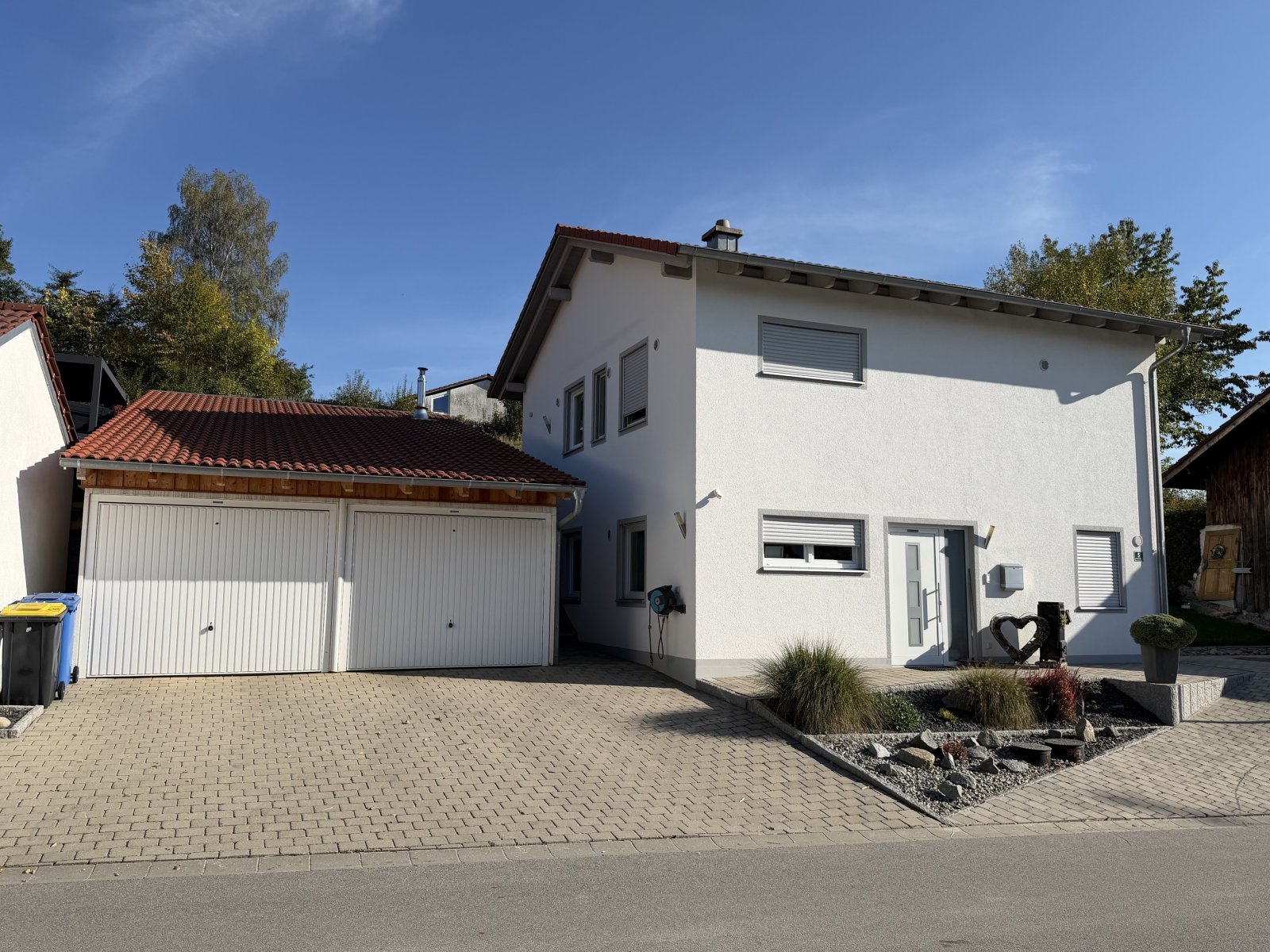 Schickes Wohnhaus in toller Seitenrandlage / Hirschbach