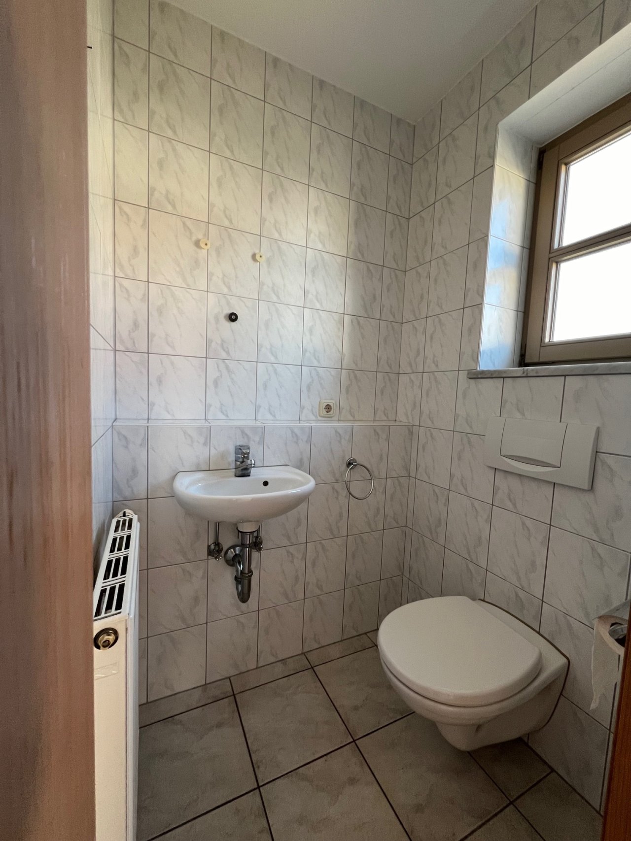 Gäste WC im EG. Gäste WC im EG.