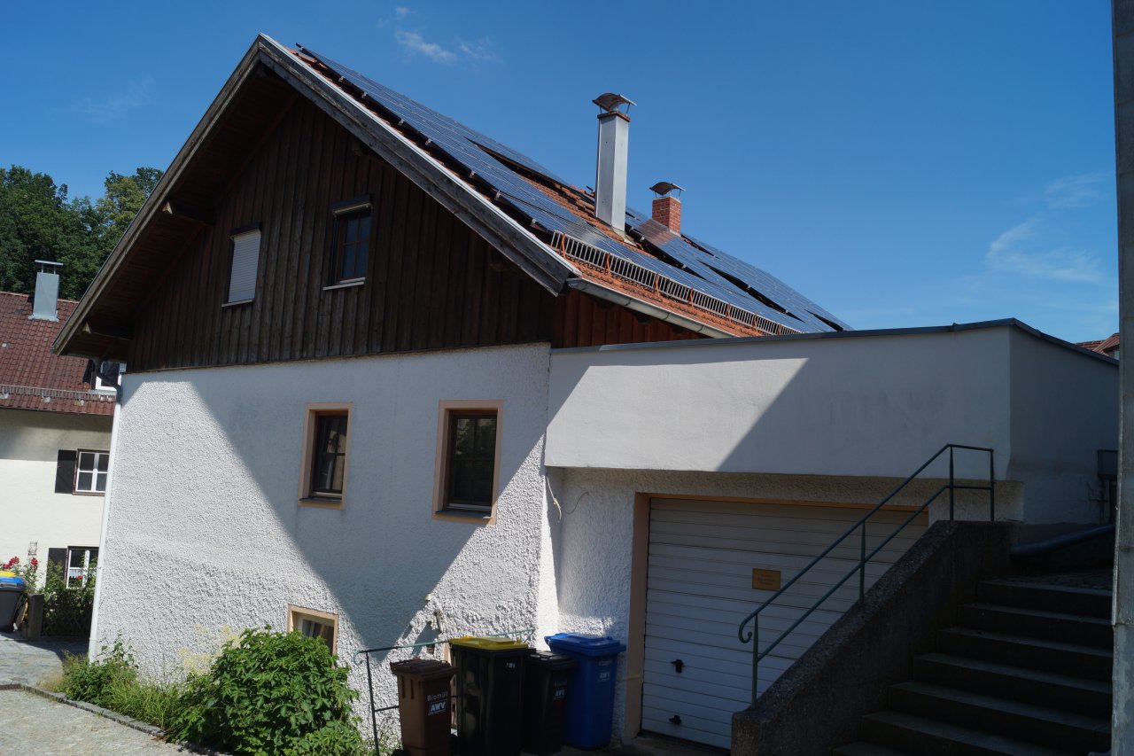 Südansicht mit Garage Südansicht mit Garage