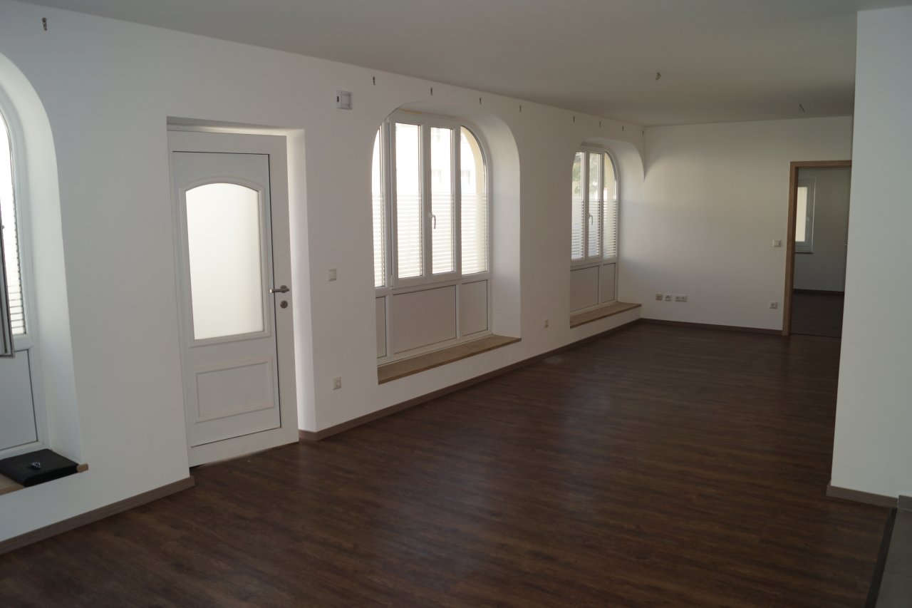 Erdgeschosswohnung - Richtung SZ. Erdgeschosswohnung - Richtung SZ.