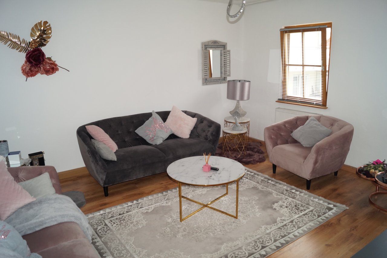 Obergeschosswohnung-Wohnzimmer Obergeschosswohnung-Wohnzimmer