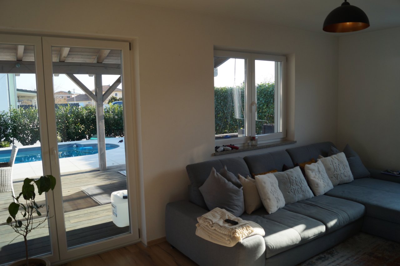 Wohnzimmer - Blickrichtung Terrasse Wohnzimmer - Blickrichtung Terrasse