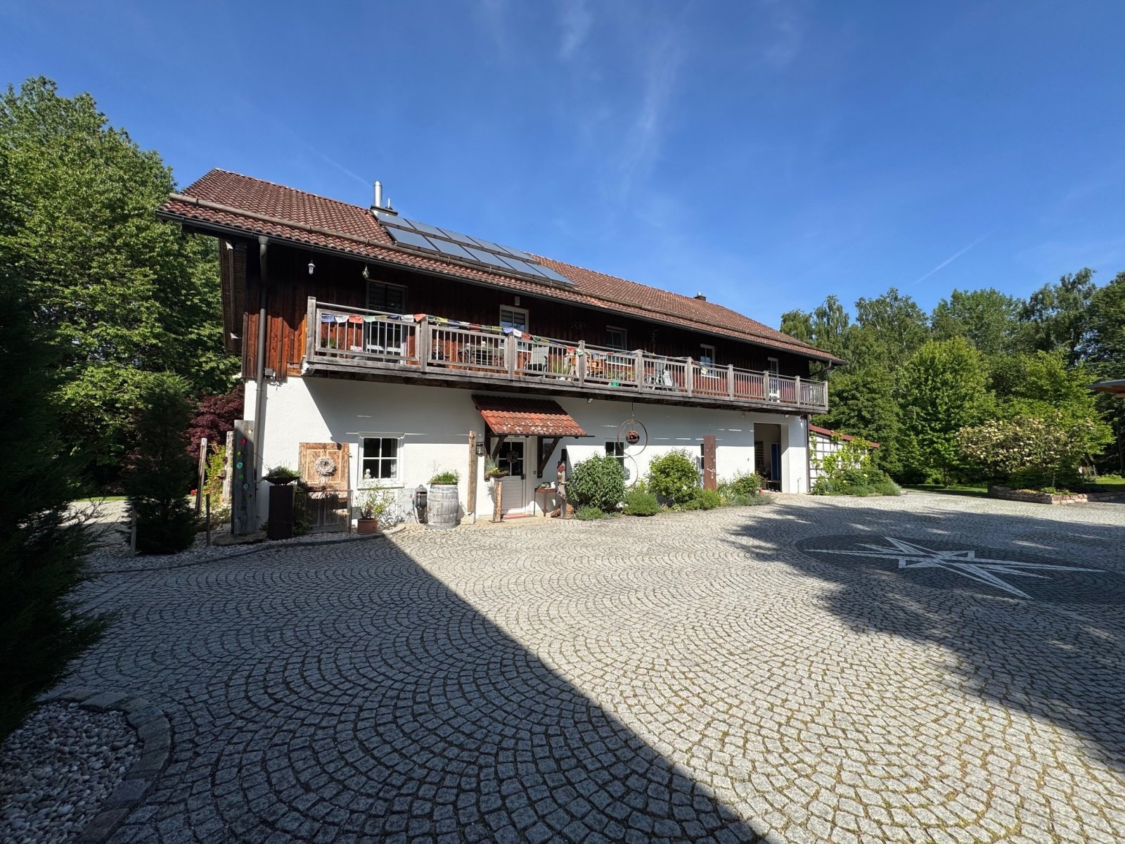 Nebenwohnhaus mit Werkstatt Nebenwohnhaus mit Werkstatt