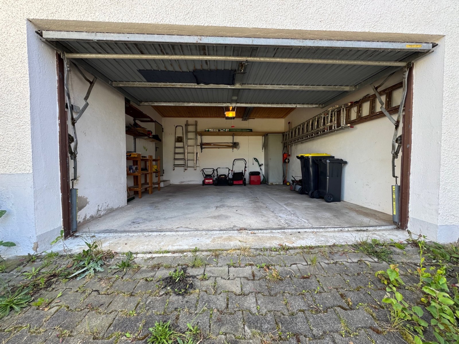 Große Garage Große Garage