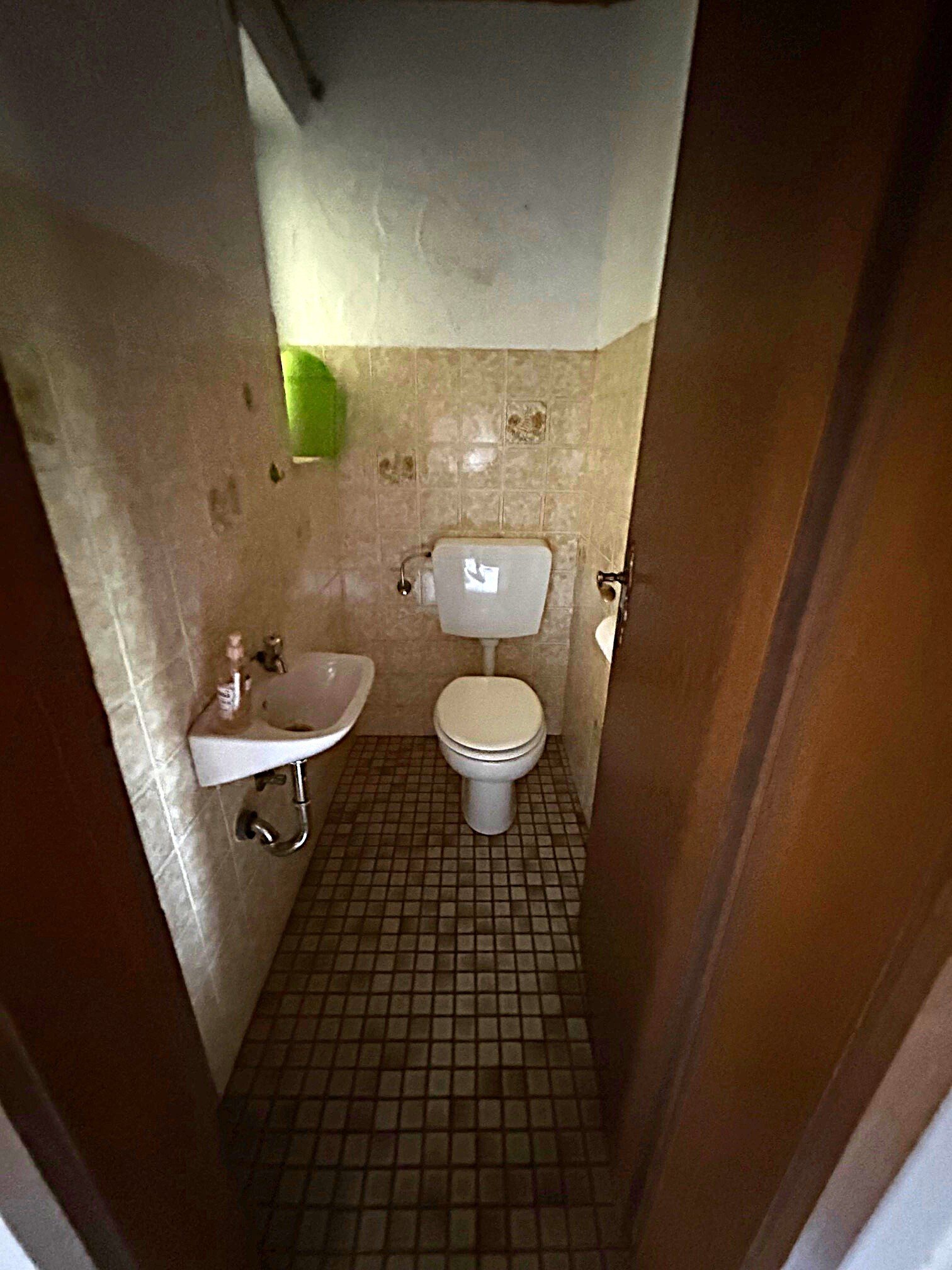 Separates WC Separates WC