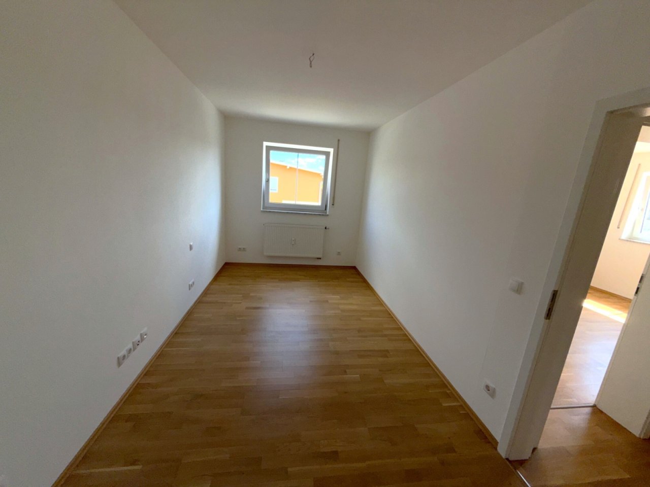 Zimmer 2 ( Büro )