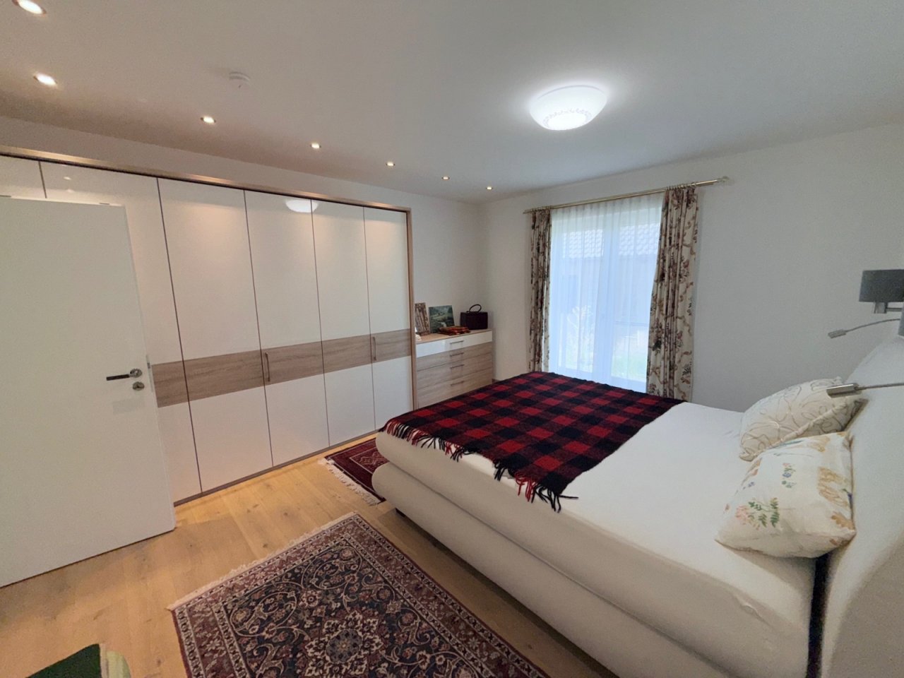 Schlafzimmer 1