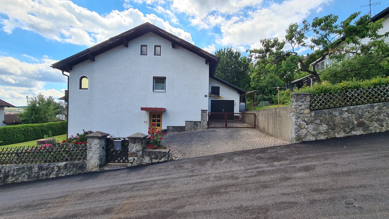 Zugang / Zufahrt zum Haus