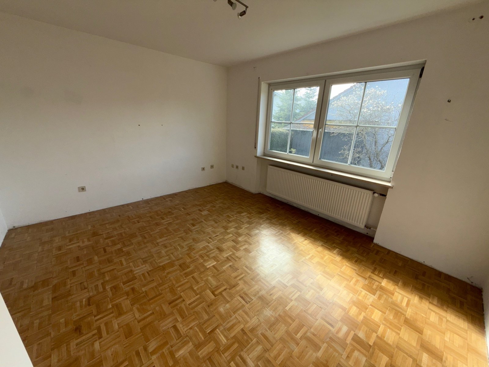 Schlafzimmerbeispiel im EG.